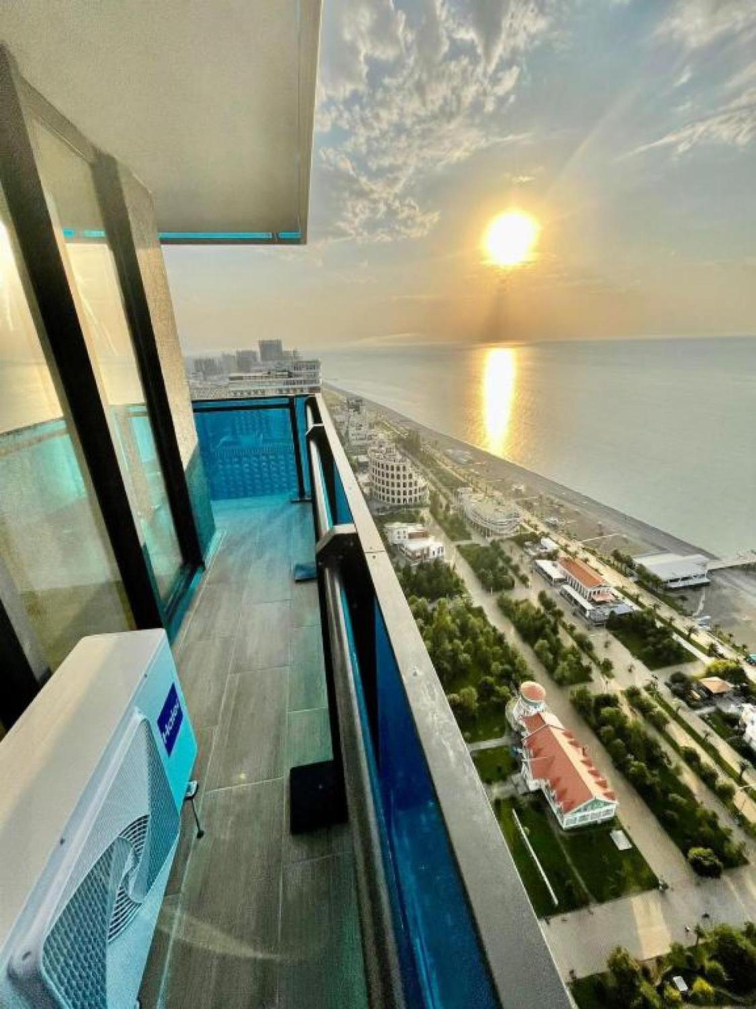 Aparthotel Orbi City Sea View Batumi Exteriér fotografie